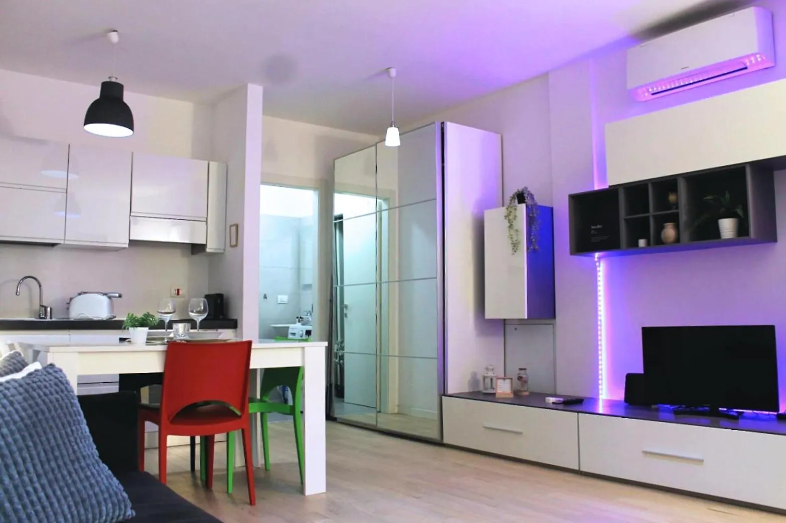 Yr Apartments Milan - Navigli contacts
